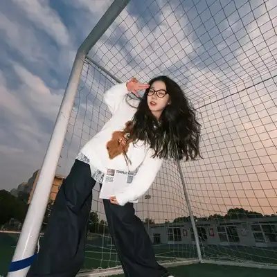 杨玲